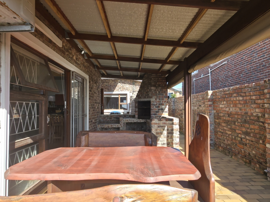 4 Bedroom Property for Sale in Noorsekloof Eastern Cape